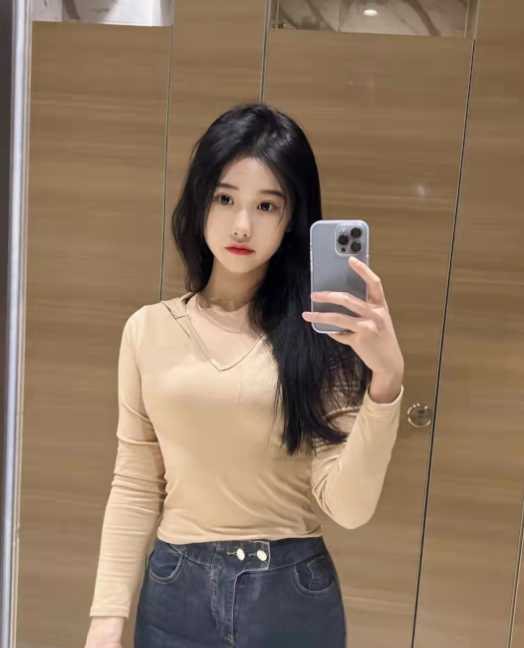 成都 小清纯又可爱，粉嫩鲍鱼玩得开，敏感体质水多亦高潮